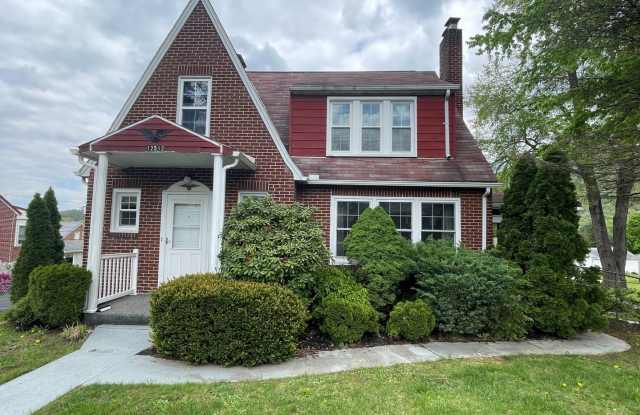 4 BR/3.5 Bath Single Family Home in Cumberland suburb of Bowling Green photos photos
