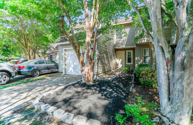 "Charming Kempsville Lake Townhome – Great Amenities & Location!" photos photos