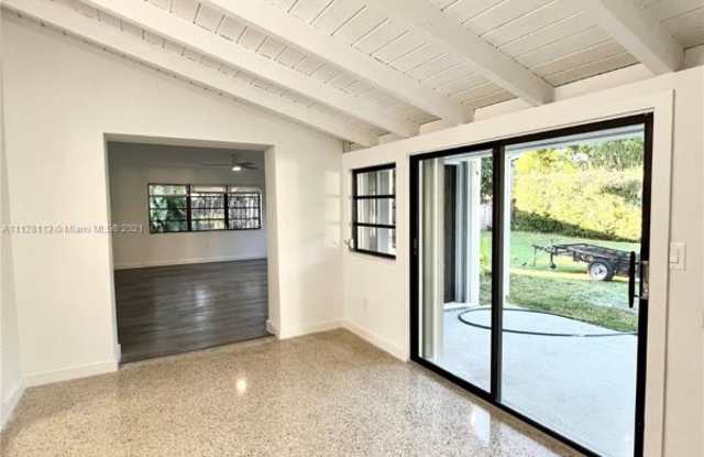 7101 SW 57th St - 7101 SW 57th St, Glenvar Heights, FL 33155