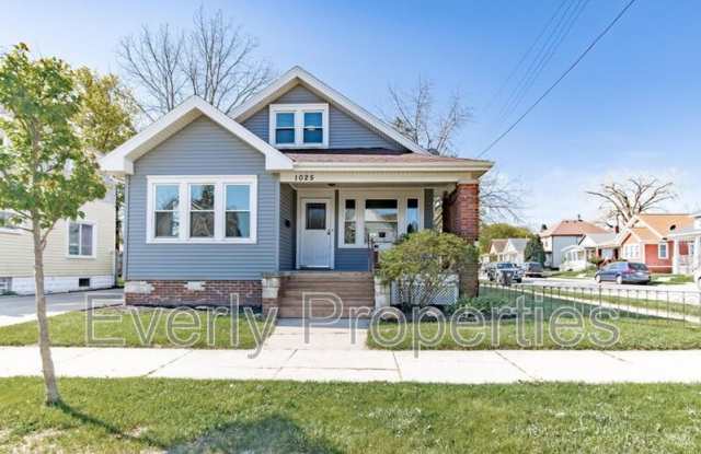 1025 Yout St photos photos