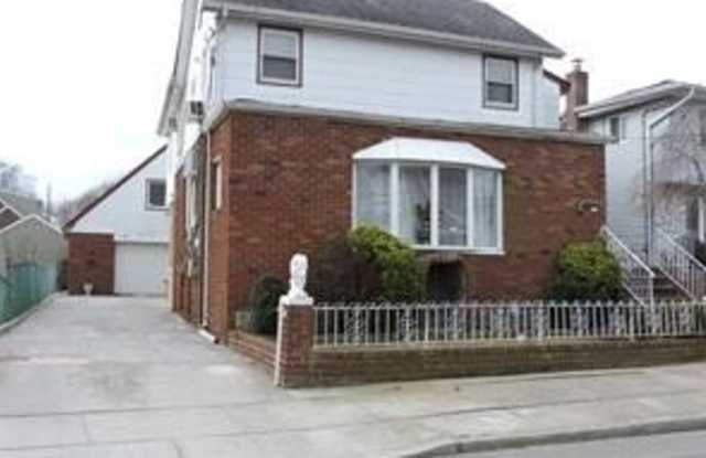 18 Leach Street - 18 Leach Street, Lynbrook, NY 11563