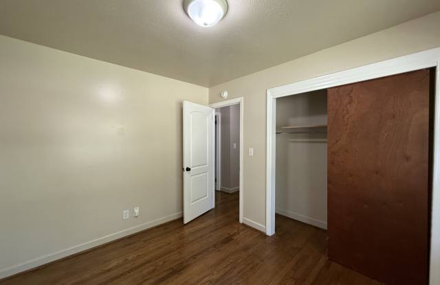 323 Raeford Avenue - 323 photos photos