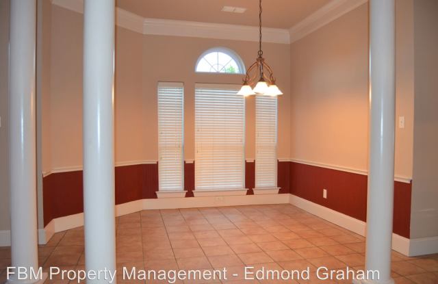 2705 St Andrews Circle Gallery 3