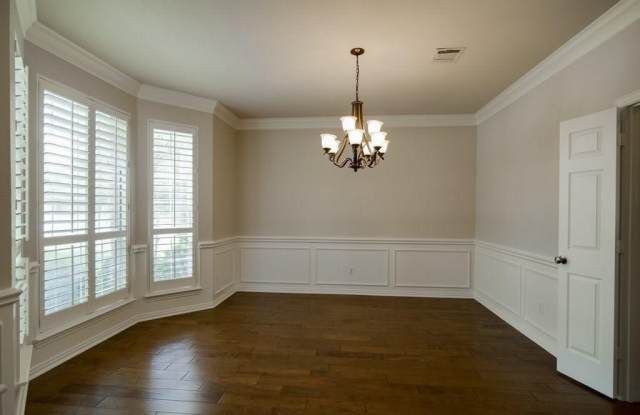 303 Chestnut Cove Circle Gallery 4