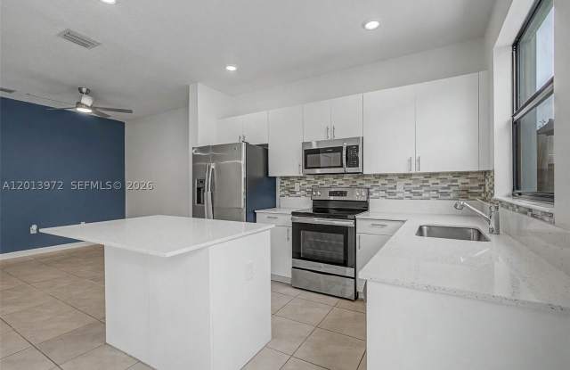 13250 SW 285th St photos photos