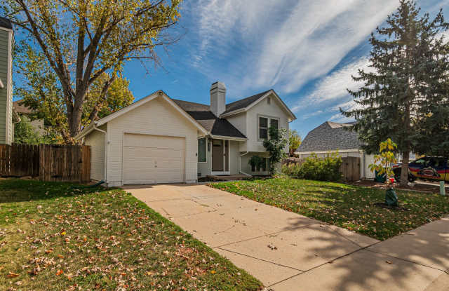 3BD, 2BA Aurora Home with 2-Car Garage and Back Yard photos photos