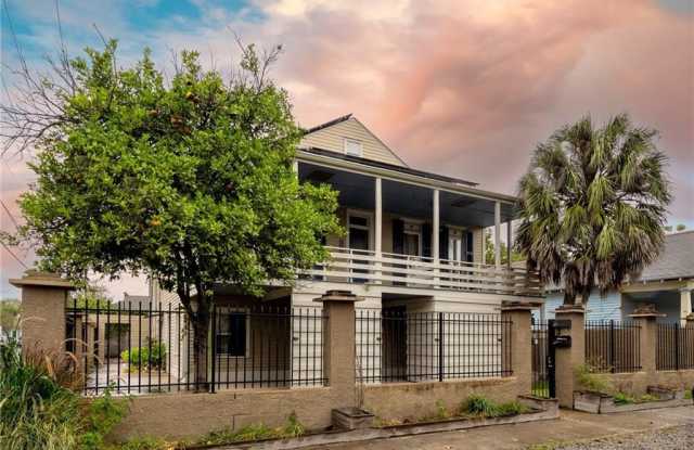 1702 DANTE Street Gallery 1