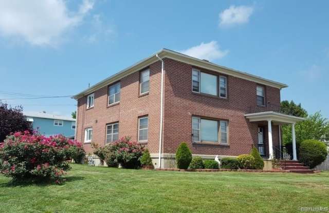 690 Highland Avenue - 690 Highland Avenue, Waterbury, CT 06708