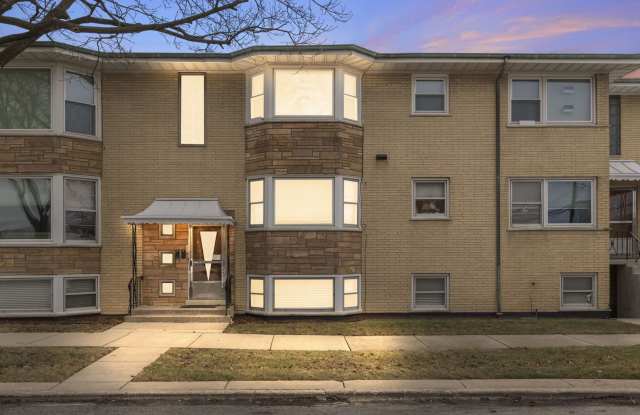 6401 W 52nd Street unit: 2 photos photos