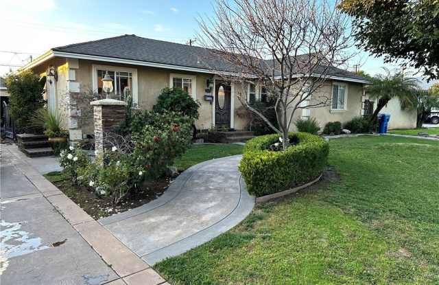 323 S Astell Avenue photos photos