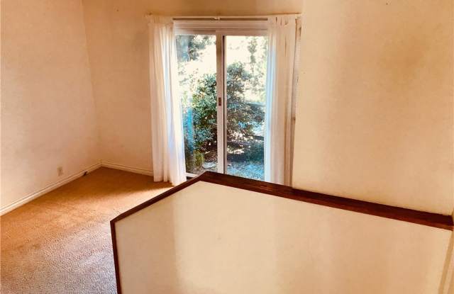 834 Bluebird Canyon Drive Gallery 3
