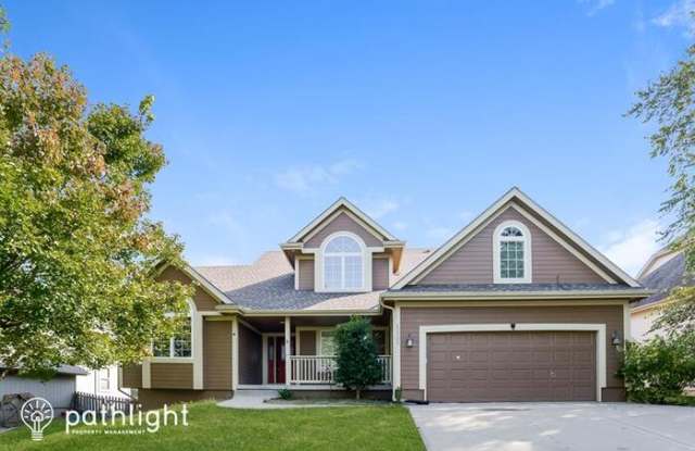 13303 Redwood Lane - 13303 Redwood Lane, Smithville, MO 64089