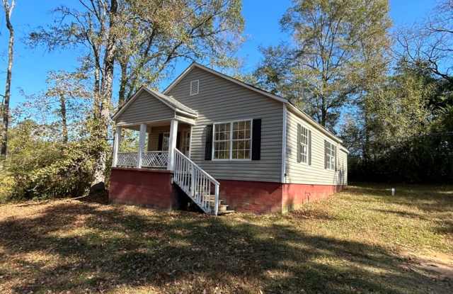 Hogansville- 207 Brooks Rd 2 Bedroom 1 Bath on a nice lot photos photos