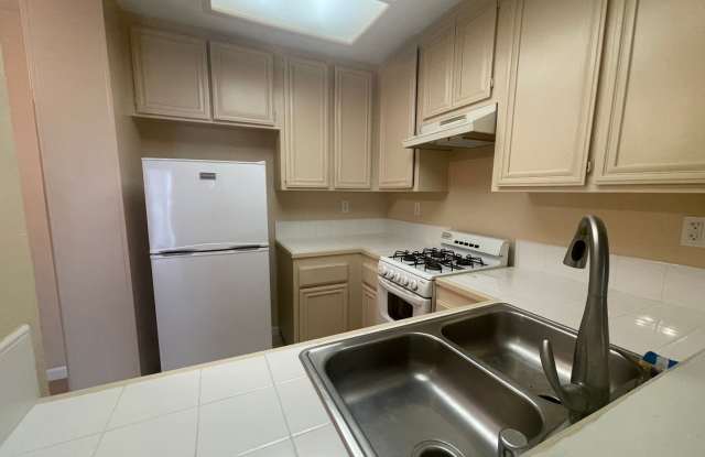 Adorable 2bdrm/2ba in Rancho Santa Margarita - 58 Gavilan, Rancho Santa Margarita, CA 92688