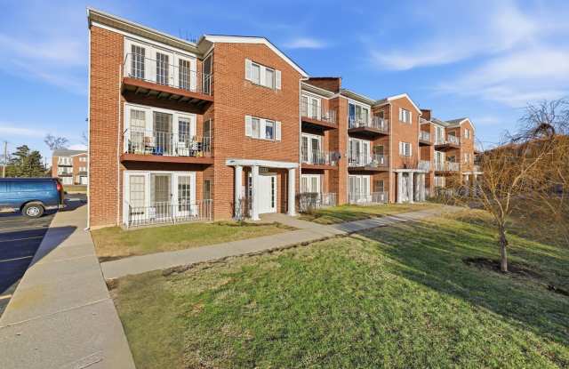 4180 Williamsburg Court unit: 301 photos photos