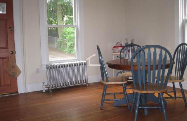 Nicely renovated 4 bed in Brighton with in-unit laundry! Gallery 3