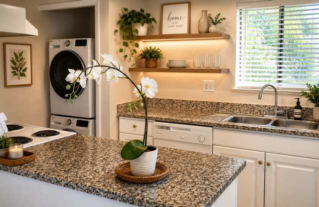 For Rent – Beautiful 2 Bedroom / 1 Bathroom Condo with Attached Garage ! photos photos For Rent – Beautiful 2 Bedroom / 1 Bathroom Condo with Attached Garage ! photos photos