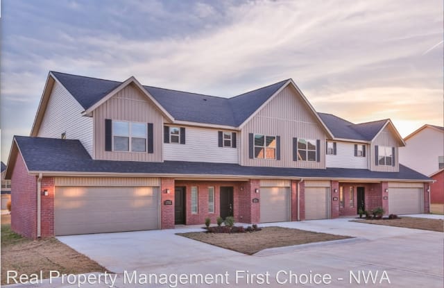 2713 W Shasta Road - 2713 West Shasta Road, Rogers, AR 72758