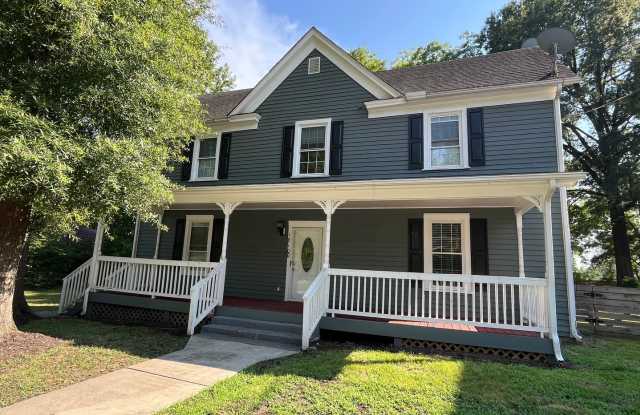**OFFERING REFUNDABLE APPLICATION FEES & $150 MOVE IN PROMOTION** Charming 3BD, 2BA Durham Home with Large Yard Located Only 5 Minutes from Downtown Durham Gallery 3