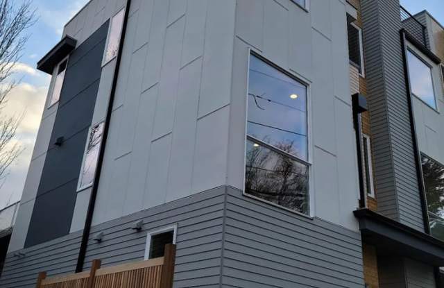 Newer end unit 2 bed 2 bath townhome w/ amazing views photos photos