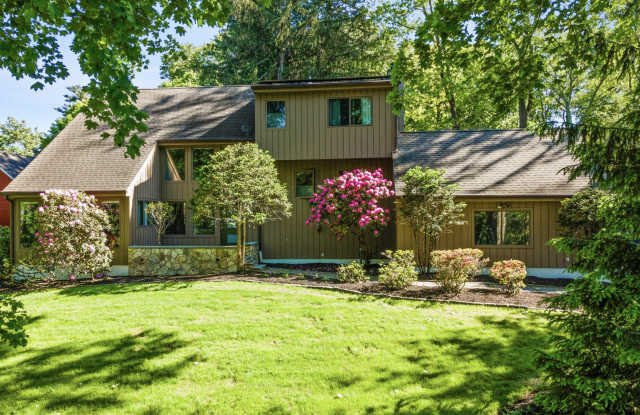 996 Stillwater Road photos photos
