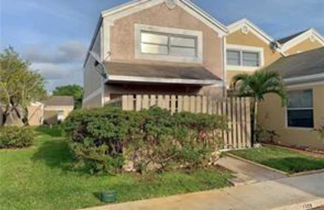 1329 NW 124 AV - 1329 NW 124th Ave, Pembroke Pines, FL 33026