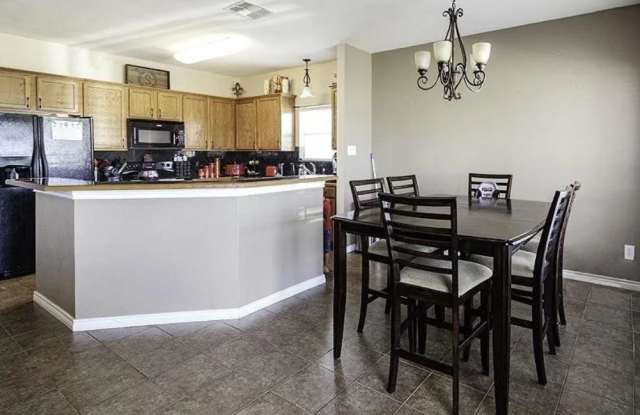 11247 Westwood Ave, Gallery 3