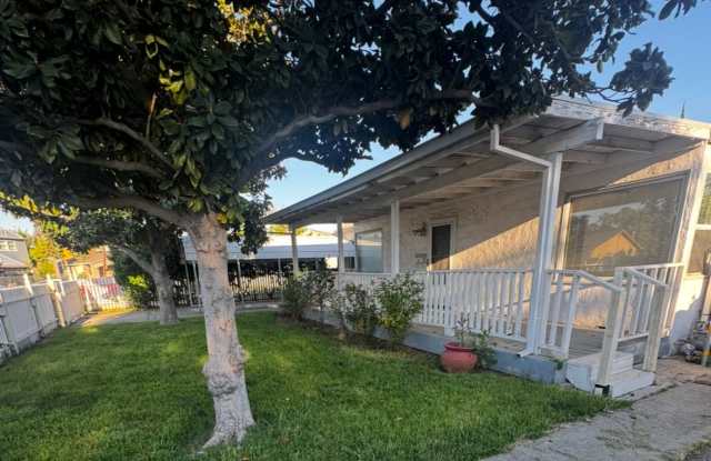 2428 Hackberry St photos photos