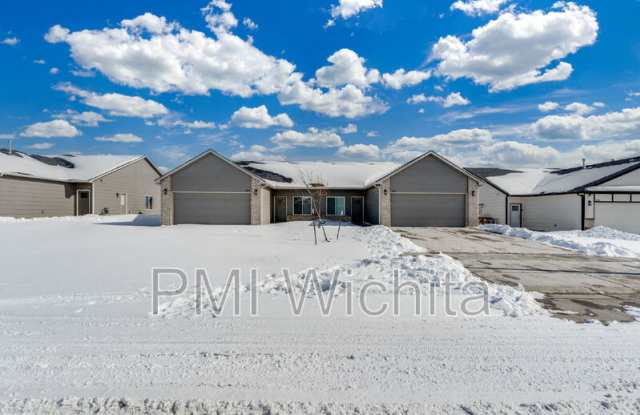 5244 N Cypress Cir - 5244 North Cypress Circle, Wichita, KS 67226