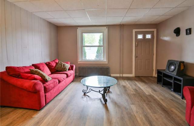 All-brick 4-bedroom, 1-bath twin home in Nesquehoning Borough Gallery 3