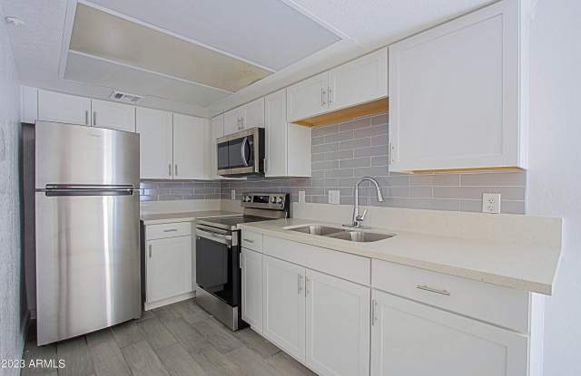 13207 N 21st Place Gallery 2