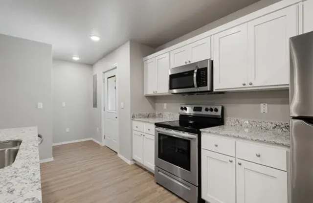 Now Leasing 3 Bedroom, 2 1/2 Bathroom Townhomes Gallery 3