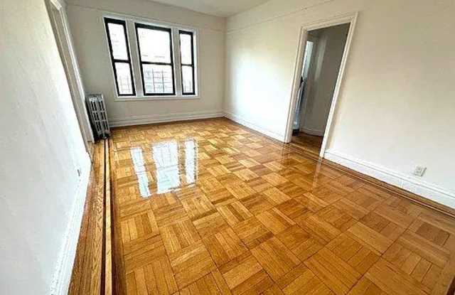 2700 Grand Concourse Gallery 3
