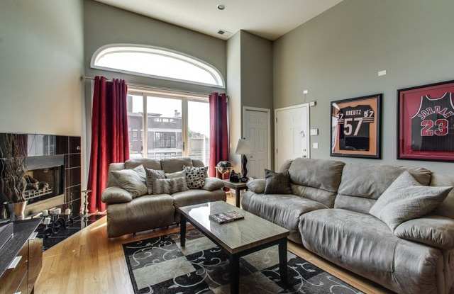 3734 North Wilton Avenue Gallery 4