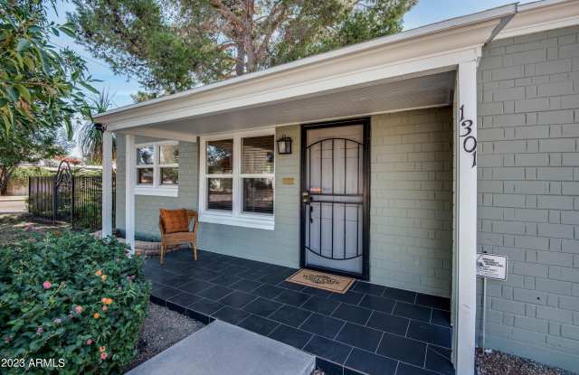 1301 W Glenrosa Avenue photos photos