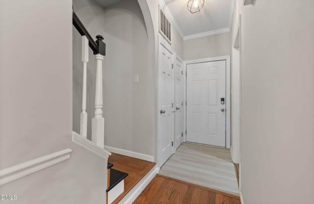 111 Strass Court Gallery 3