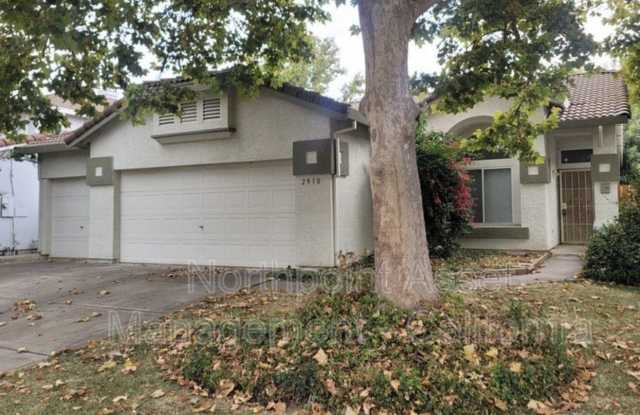 3 BR/2BA | Newly Renovated Single Family Home | 3-Car Garage | Fenced yard! photos photos