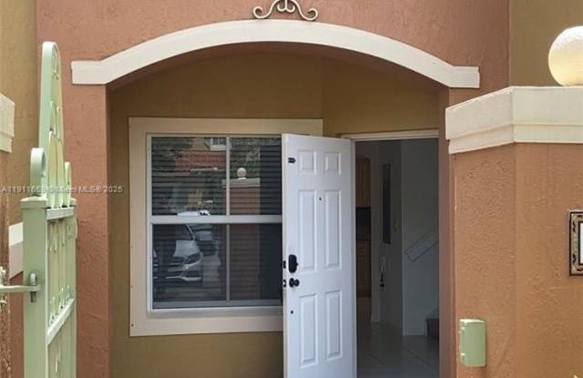 919 SW 143rd Ter photos photos