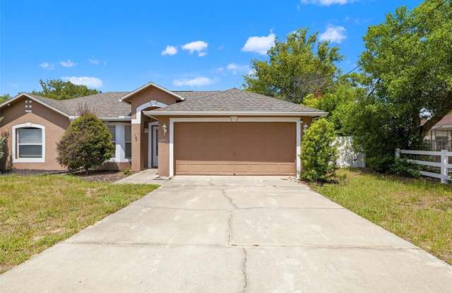 6371 SHADYDALE Avenue Gallery 2