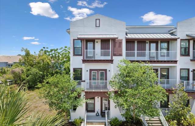946 HIGHAND AVENUE 24 - 946 Highland Avenue, Dunedin, FL 34698