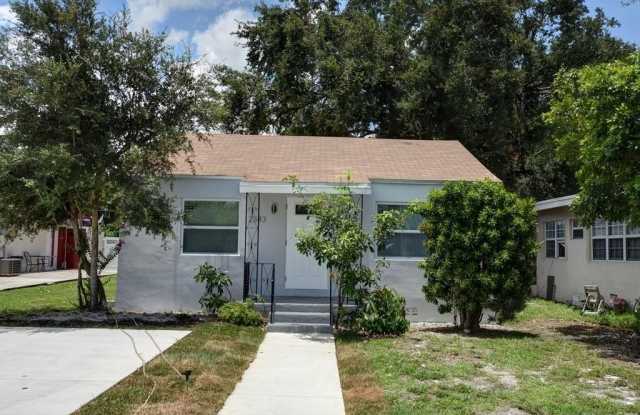 2343 Cleveland St photos photos