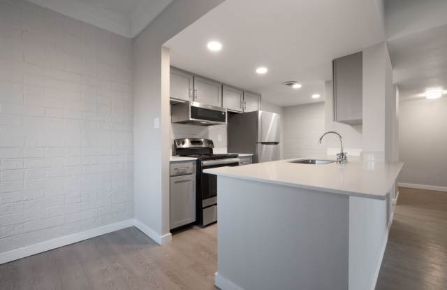 Uptown Square Apartments Gallery 4