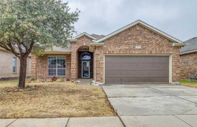 10005 Bull Run - 10005 Bull Run, Fort Worth, TX 76177