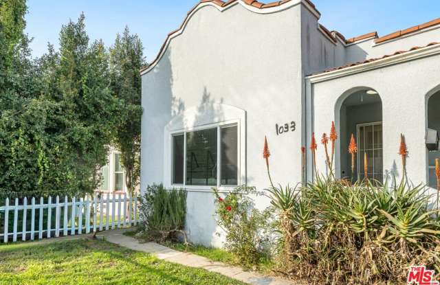 1033 W 57th St photos photos