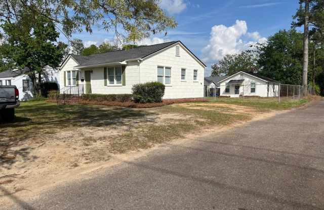 Elegant Downtown Augusta Cottage – ALL UTILITIES INCLUDED Gallery 4