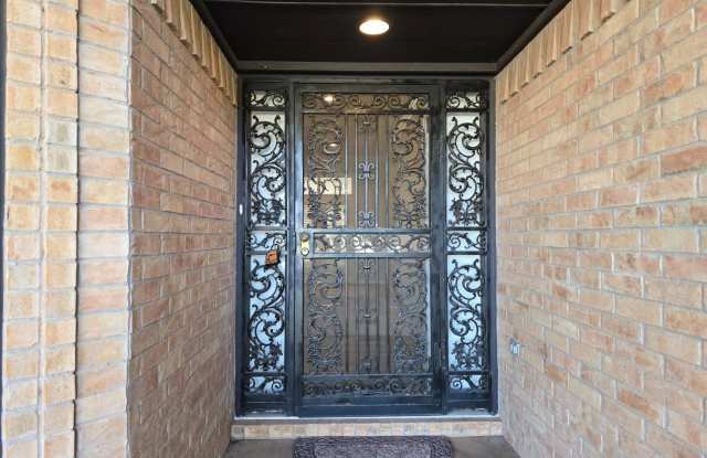 8211 Bourbon Street Gallery 2