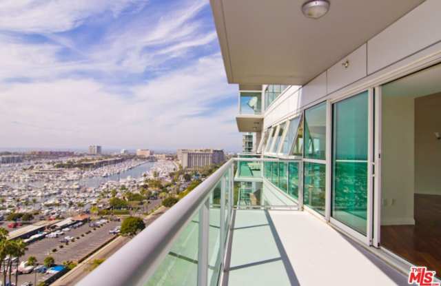 13600 MARINA POINTE DR photos photos