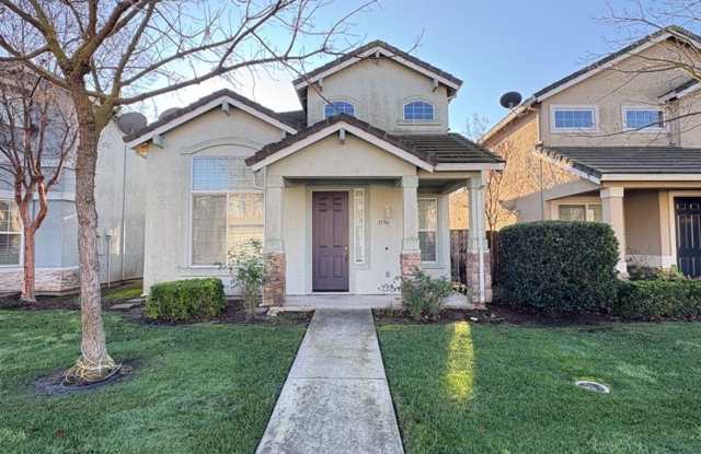 Beautiful 3 Bedroom Home Available in Spanos East photos photos