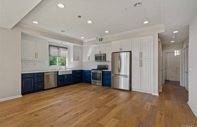 5325 Pacific Gallery 3