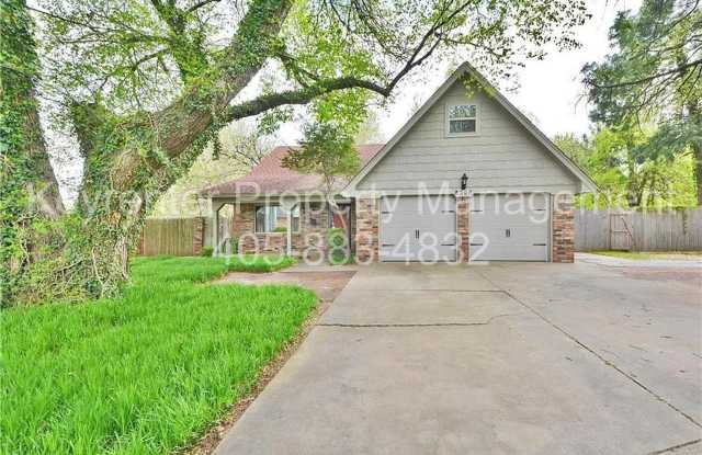 Charming 4BD/3BTH Home Near Lake Overholser – Prime Location & Spacious Backyard photos photos